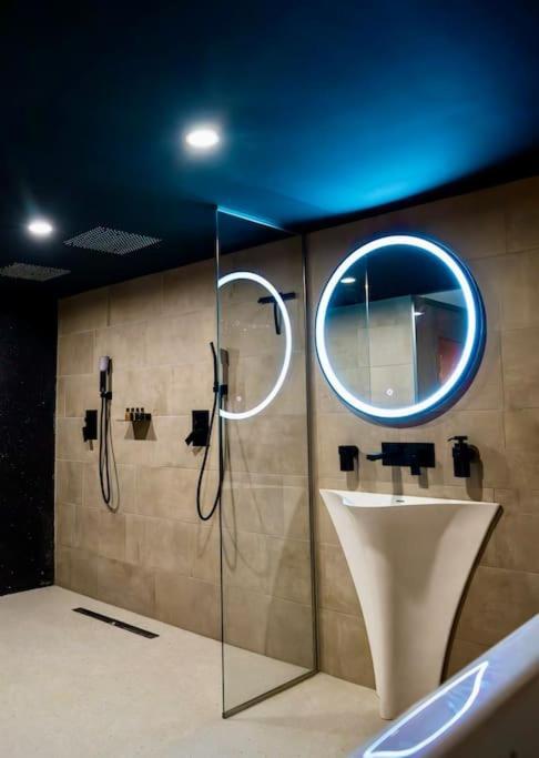 Nuxia Suites&spa L'avolupte Apartment
